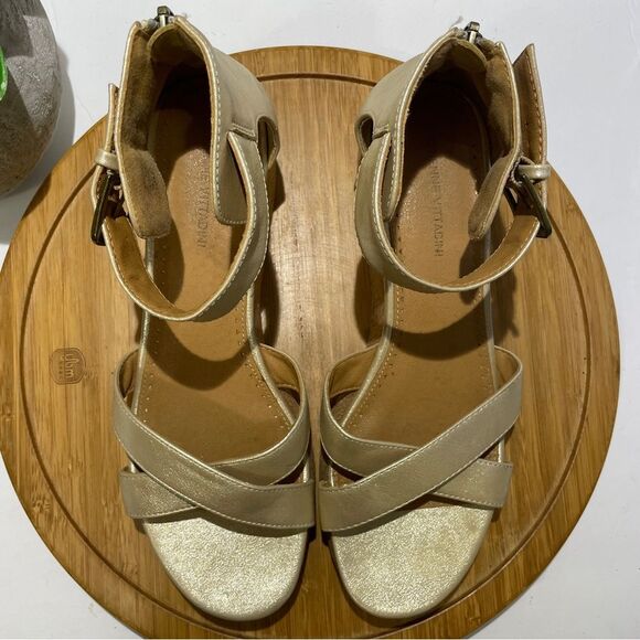 Adrienne Vittadini Cortz Gold Platform Sandal Chunky Metallic Wedge Size 10 - Picture 6 of 9